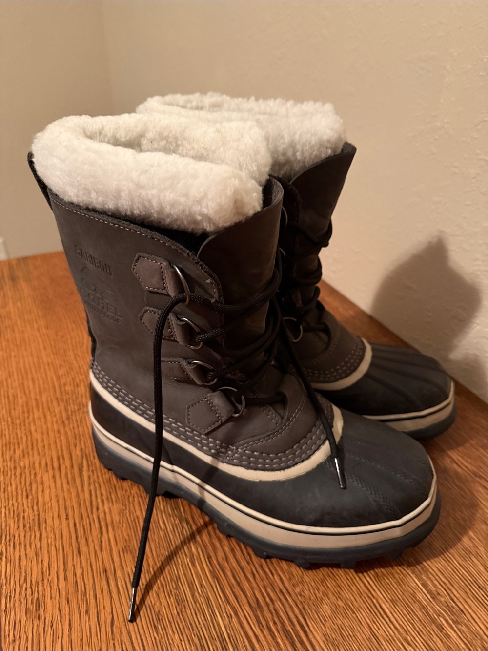 Sorel Women's Gray and White Insulated Lace-Up Winter Boots